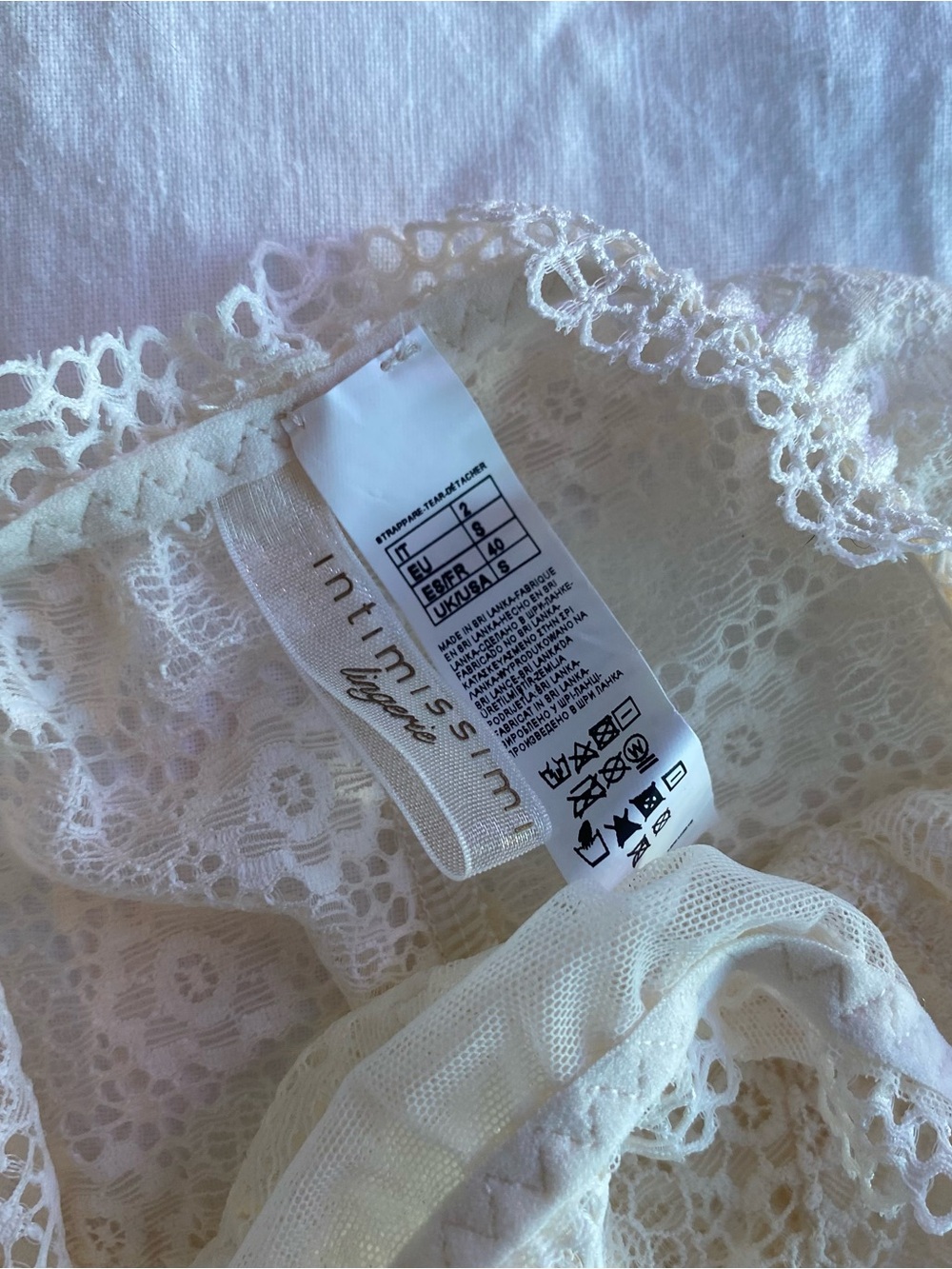 Intimissimi Cream Lace Bralette, Panties and Short Set - Picture 7 of 14